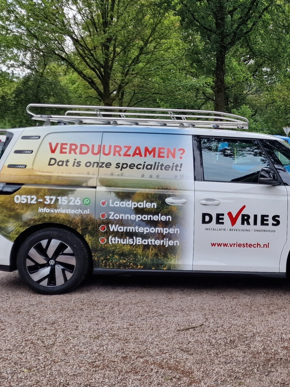 Autobestickering De Vries